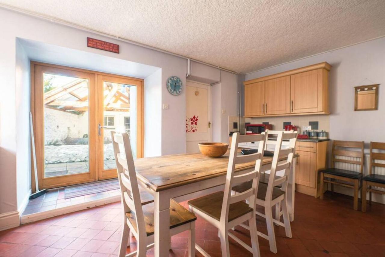 Cosy Welsh Cottage In St Davids Centre With Garden Экстерьер фото