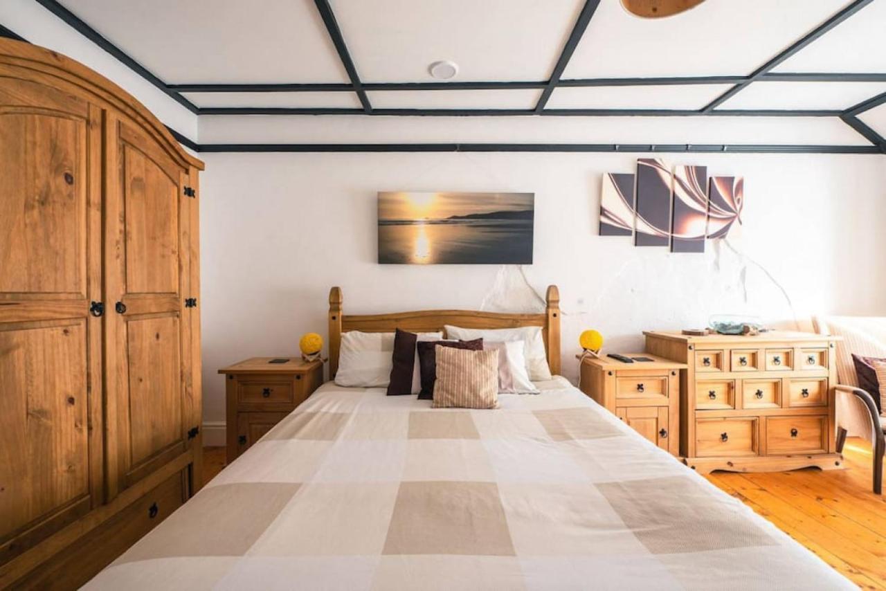 Cosy Welsh Cottage In St Davids Centre With Garden Экстерьер фото