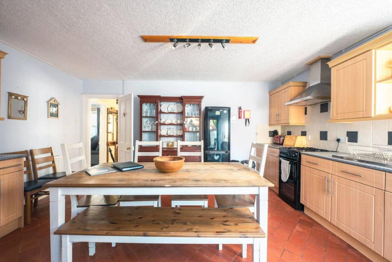 Cosy Welsh Cottage In St Davids Centre With Garden Экстерьер фото