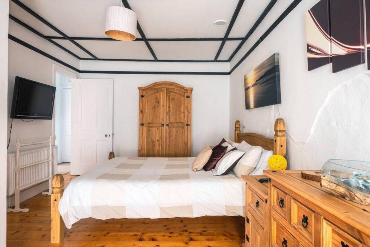 Cosy Welsh Cottage In St Davids Centre With Garden Экстерьер фото