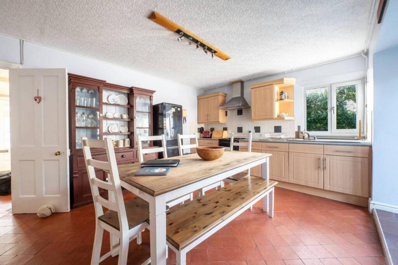 Cosy Welsh Cottage In St Davids Centre With Garden Экстерьер фото