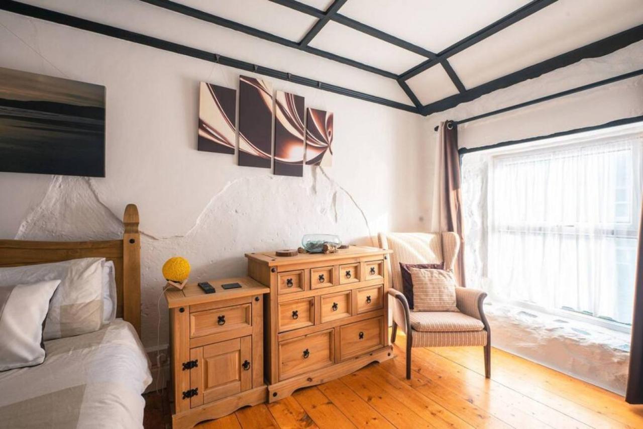 Cosy Welsh Cottage In St Davids Centre With Garden Экстерьер фото