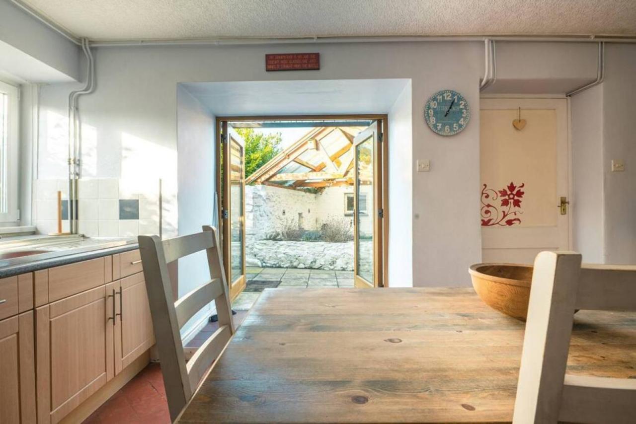 Cosy Welsh Cottage In St Davids Centre With Garden Экстерьер фото