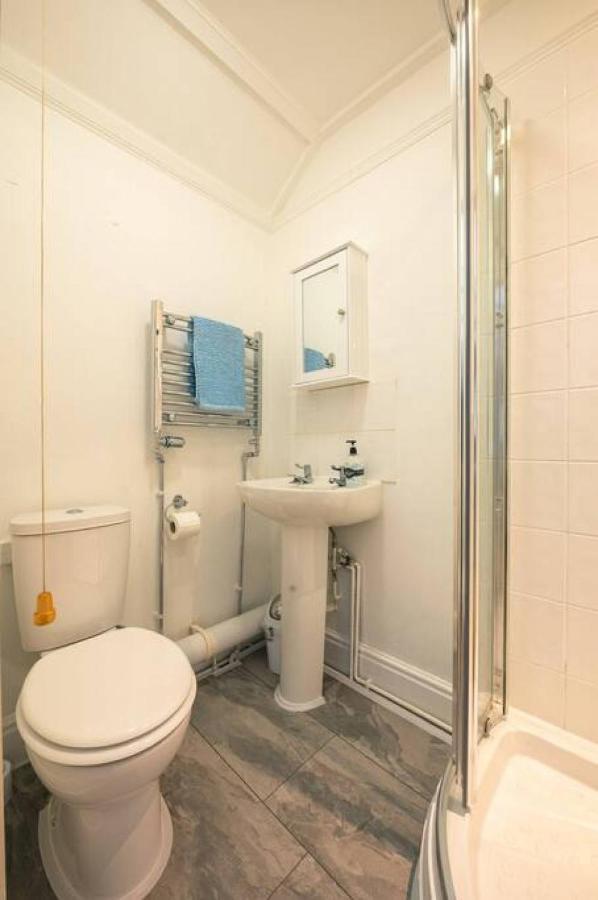 Cosy Welsh Cottage In St Davids Centre With Garden Экстерьер фото