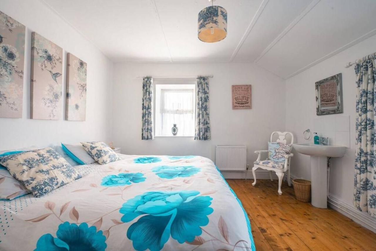 Cosy Welsh Cottage In St Davids Centre With Garden Экстерьер фото