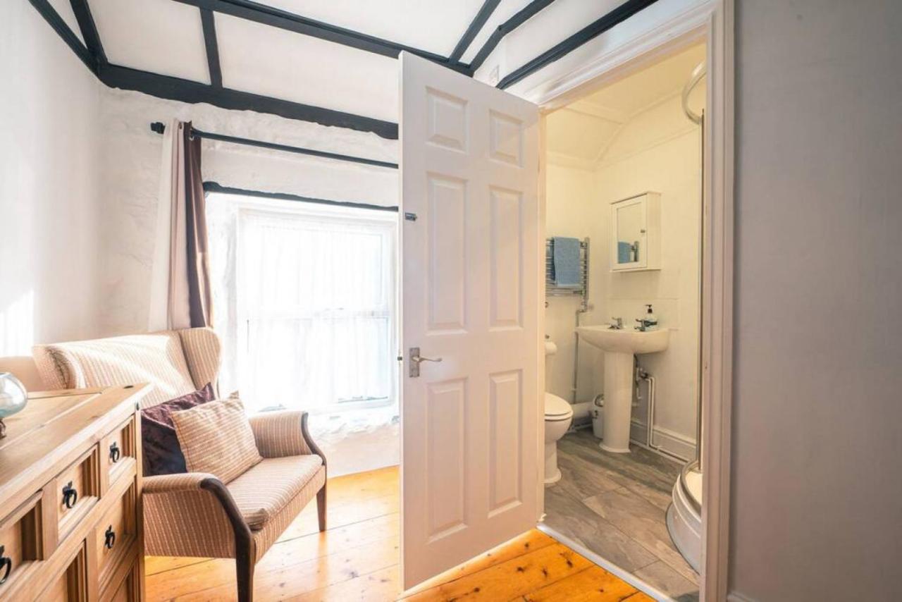Cosy Welsh Cottage In St Davids Centre With Garden Экстерьер фото